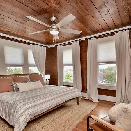 Coastal Craftsman- Walk To Beach & Pleasure Pier- As Seen On 'Restoring Galveston' Exterior photo
