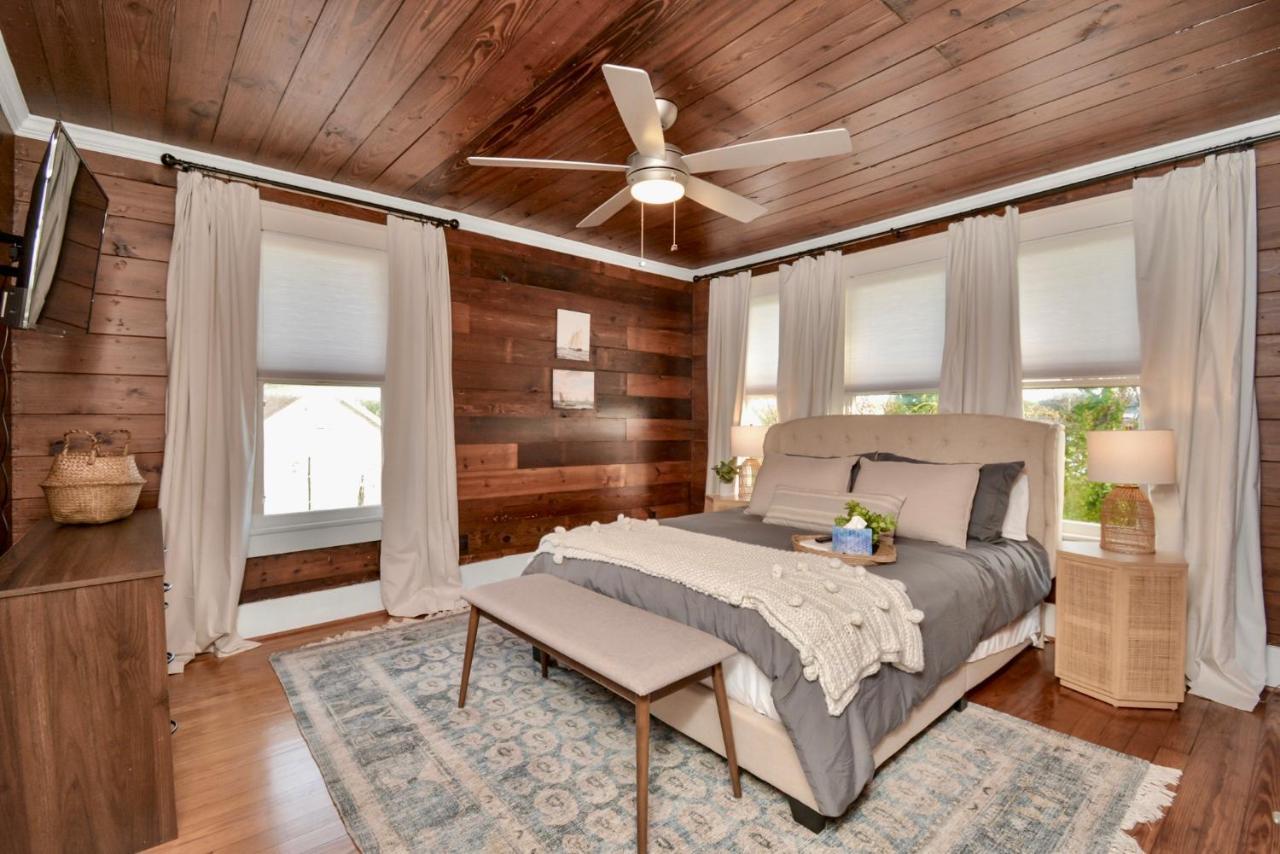 Coastal Craftsman- Walk To Beach & Pleasure Pier- As Seen On 'Restoring Galveston' Exterior photo