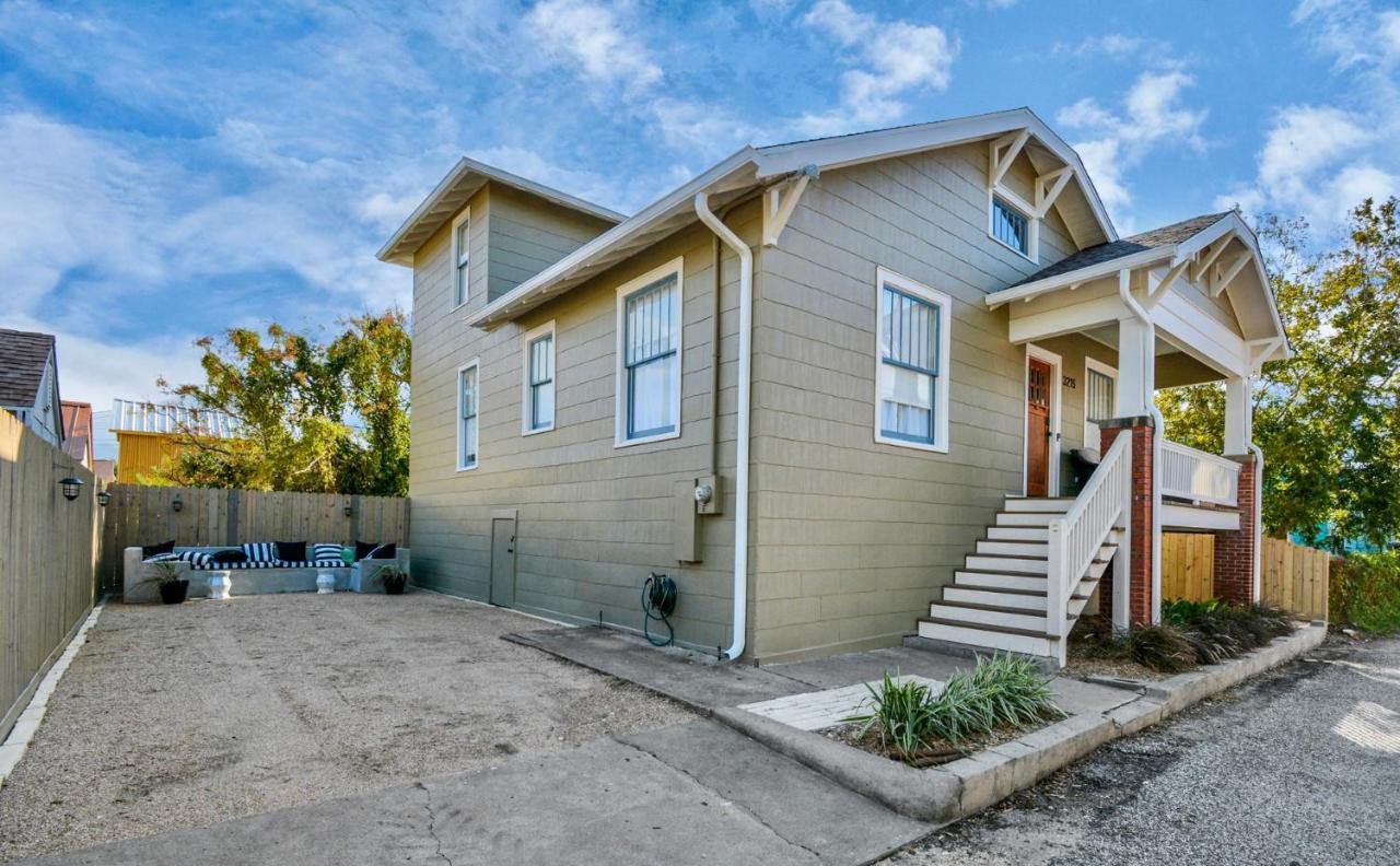 Coastal Craftsman- Walk To Beach & Pleasure Pier- As Seen On 'Restoring Galveston' Exterior photo
